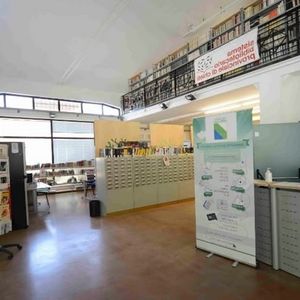Ingresso e banco informazioni della Biblioteca regionale “Angelo Camillo De Meis”
